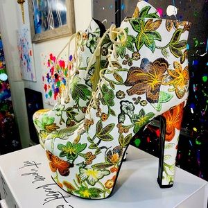 FAT SOLES Heel Yellow Size 14 in Women/ 12 men 💜Firm Price💜